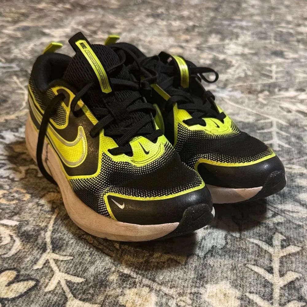 Nike Boys Cosmic Runner Sneaker